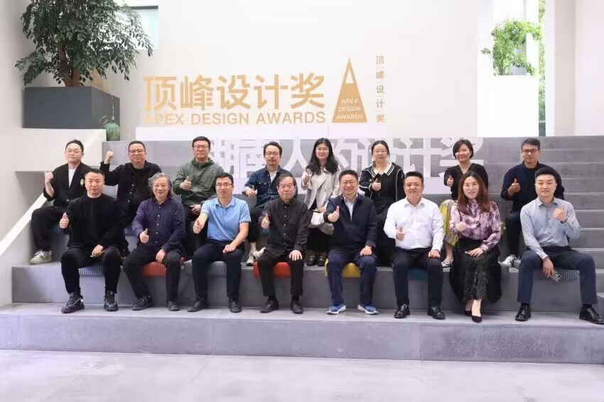 校长陈志军带领学院老师赴湖南省建筑室内学会开展访企拓岗